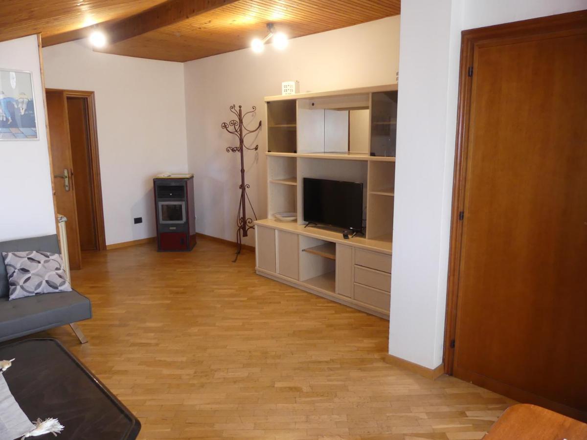 Amadeus Pinolo Appartement Gubbio Buitenkant foto